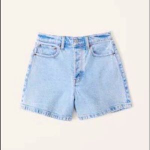 Abercrombie Curve love High Rise Dad Shorts